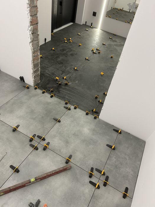 Glazurnik , łazienki , wykonczenia