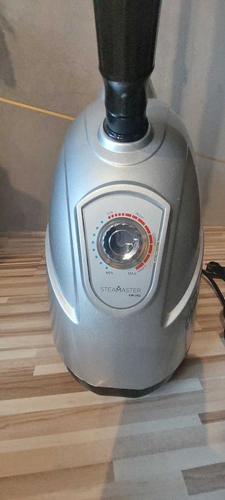 Prasowacz parowy STEAMASTER EM-202
