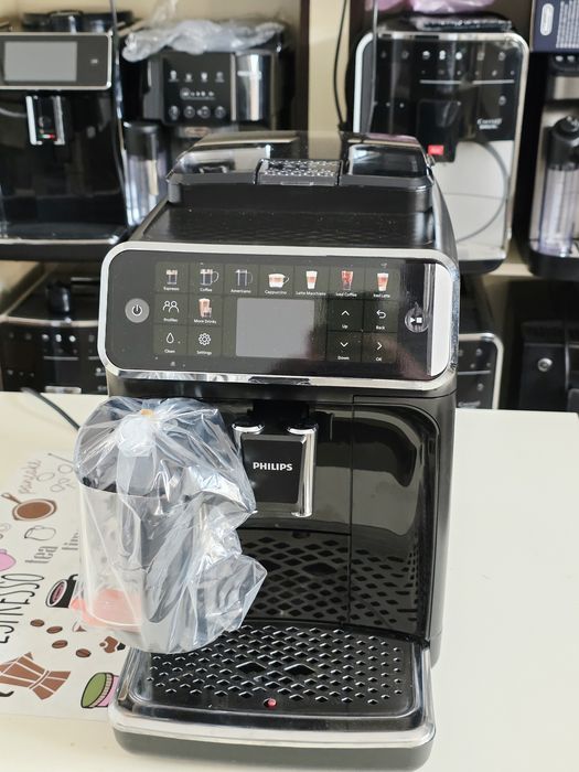 Кавомашина кофемашина Philips Series 5500 Lattego