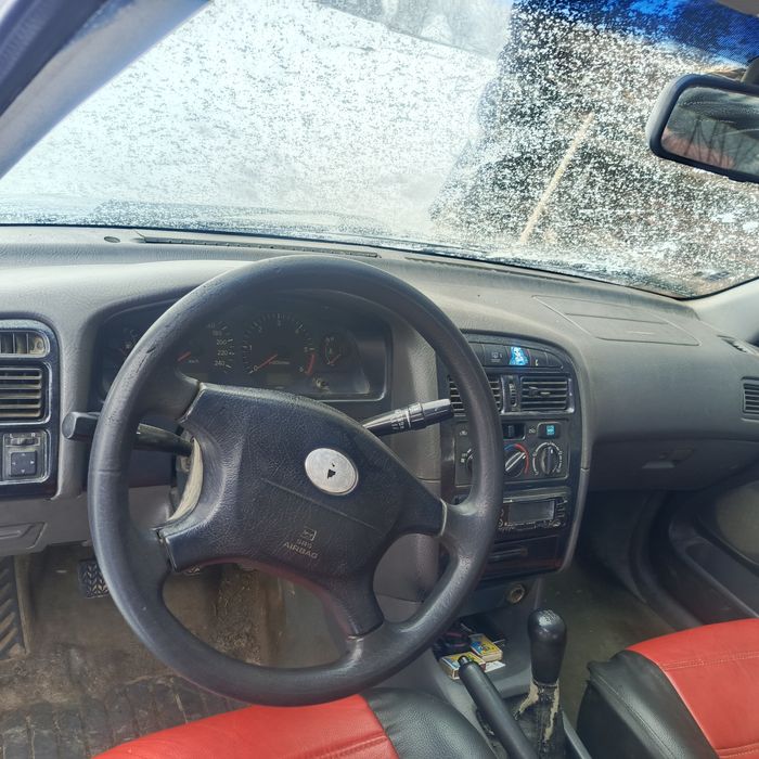 Тойота авенсіс 1999 року 2.0 турбо дизель