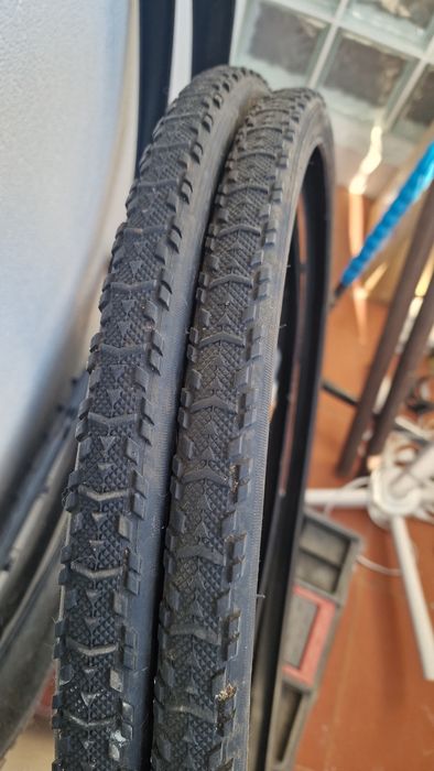 2 pares de pneus ciclismo e gravel
