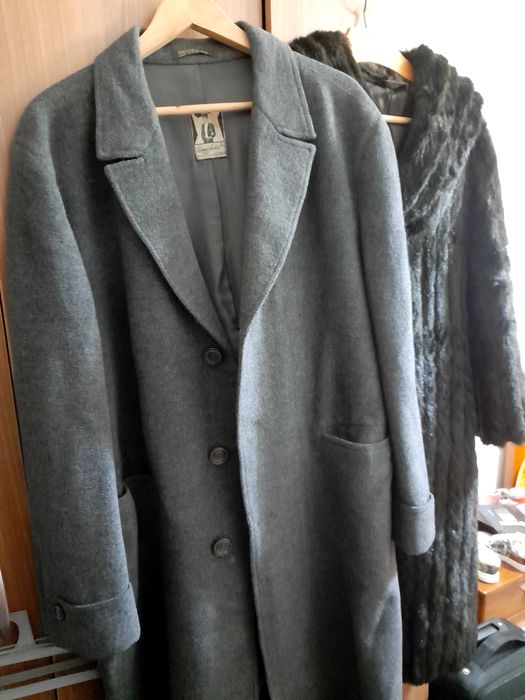 Casaco de senhora L sobretudo homem e ainda casaco e fato