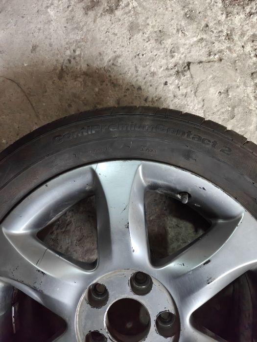 Диск Nissan 17" з резиною 215/55R17.