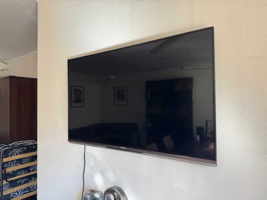 не працює Телевізор Philips 42PFL6007T/12 — Full HD, Smart TV, Wi-Fi