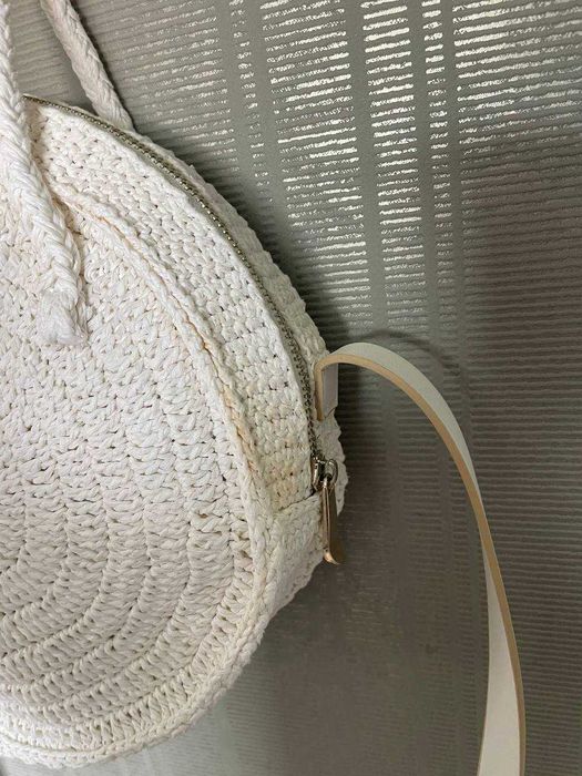 Плетена біла бежева сумка H&M