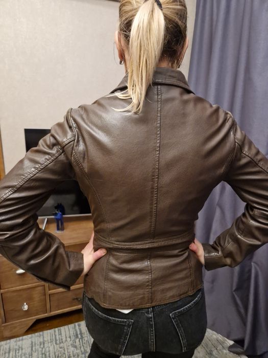 Шкіряний піджак з дуже м'якої шкіри