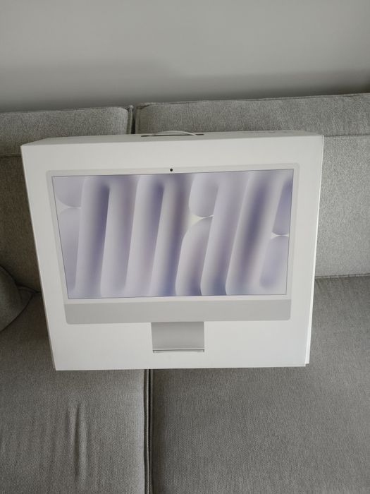 iMac with Apple M4 chip