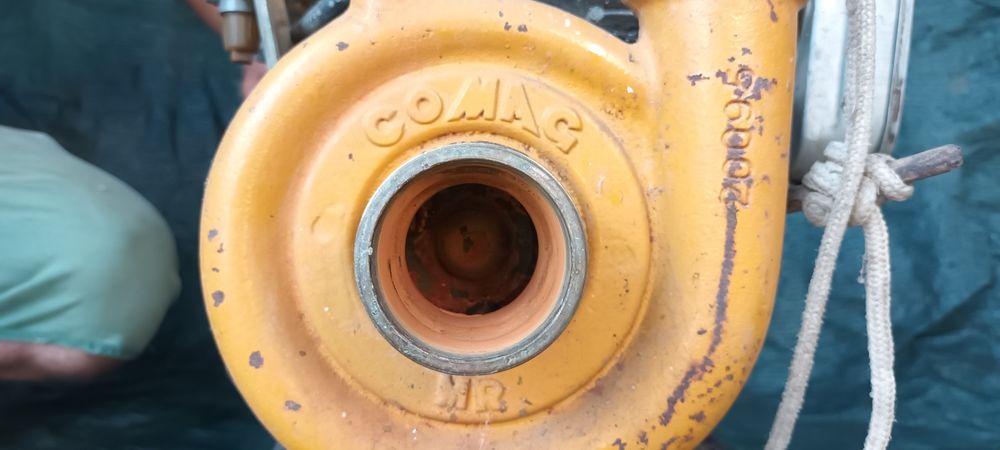 Motobomba comac usada com carrinho