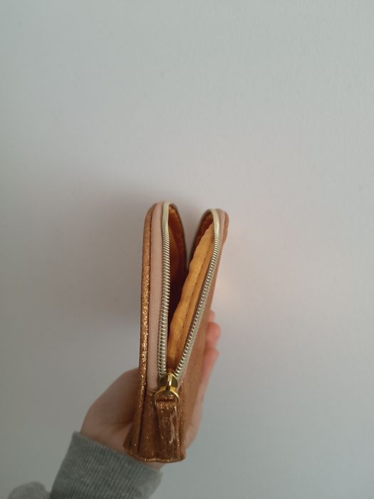 Necessaire dourada com glitter