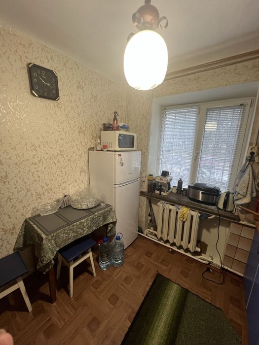 Квартира під комерцію! 2 кімнати, фасадні вікна, центр. Торг