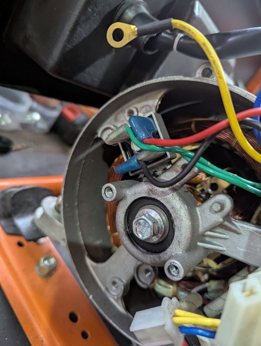 Ремонт бензинових генераторів та іншої техніки.