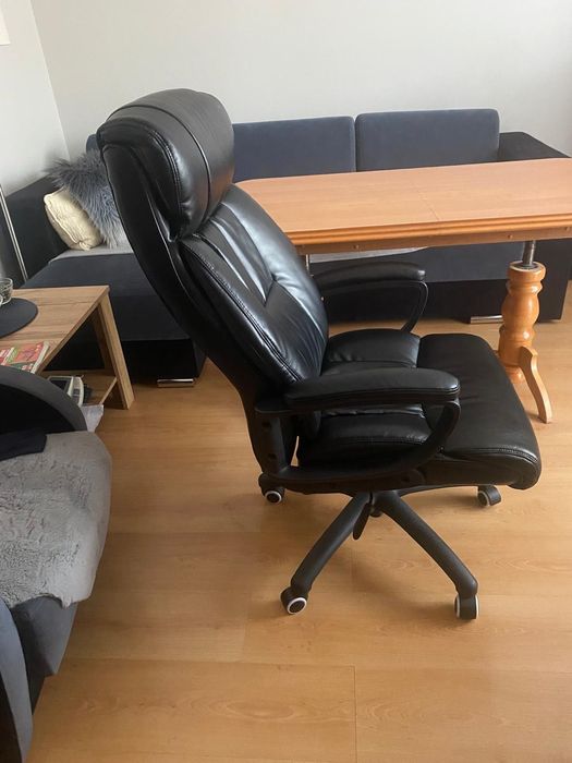 Fotel biurowy obrotowy