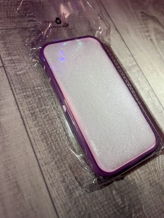 Etui wstrzasoodporne Iphone 13
