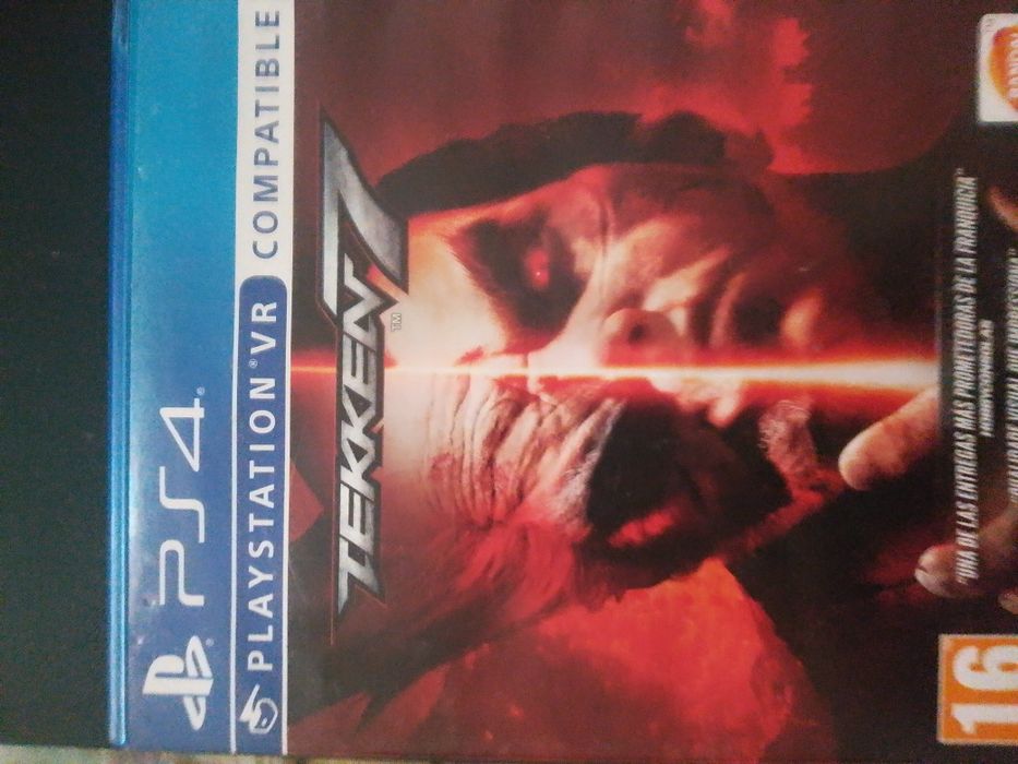 Ps4 com comando e um jogo