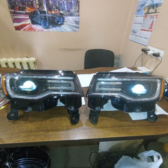 Фара права ліва чорна сіра Led Jeep Grand Cherokee WK2