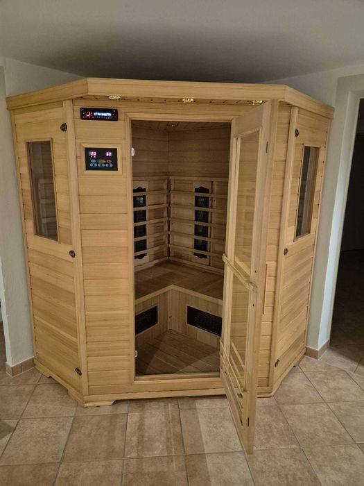 Sauna infrared narożna Kabina fińska piec HARVIA 2w1 4 osobo radio led