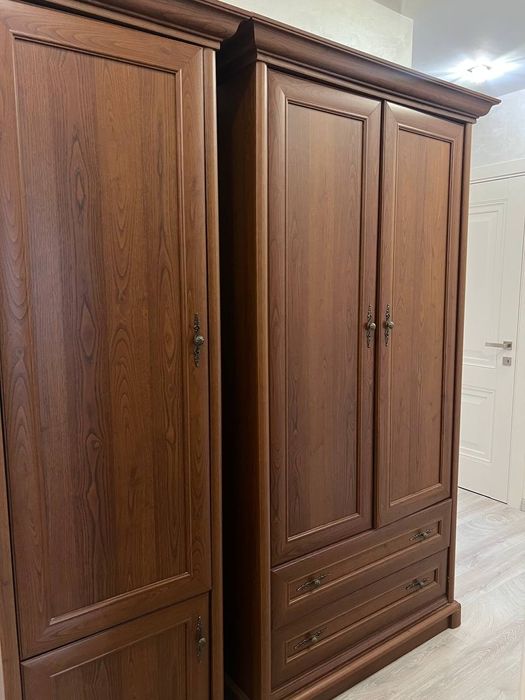 Шафи в коридор або кімнату