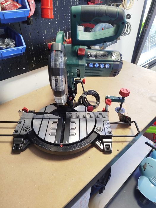 Máquina corte esquadria nova