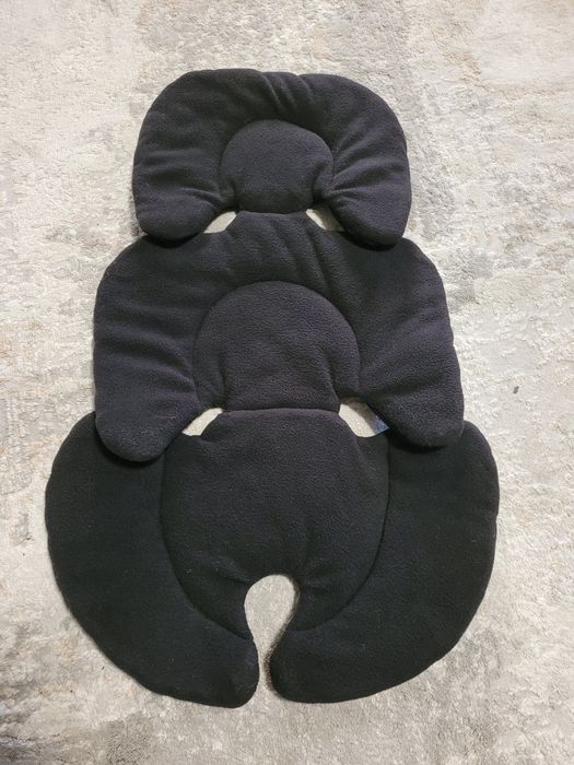 Продам універсальний вкладиш в автокрісло чорний