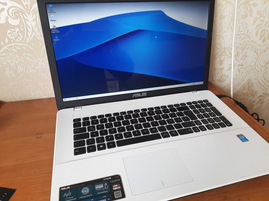 тонкий большой 17" ноутбук, ssd