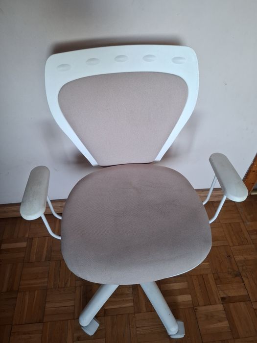 Fotel dziecięcy obrotowy do biurka