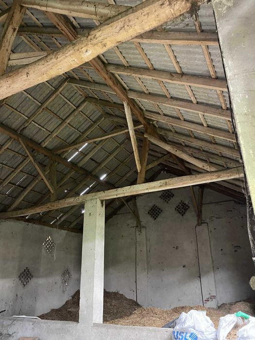 Oddam stodołe do rozbiórki z czerwonej cegły