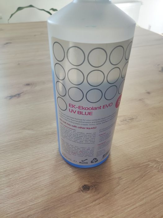 EK Waterblocks EK-Ekoolant EVO UV Blue, ponad 3/4 butelki 1L