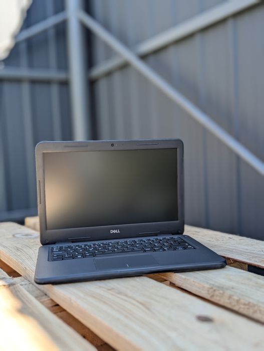 Ноутбук Dell Latitude 3300	/i3-7020U/8/256/HD/13"/бюджетний