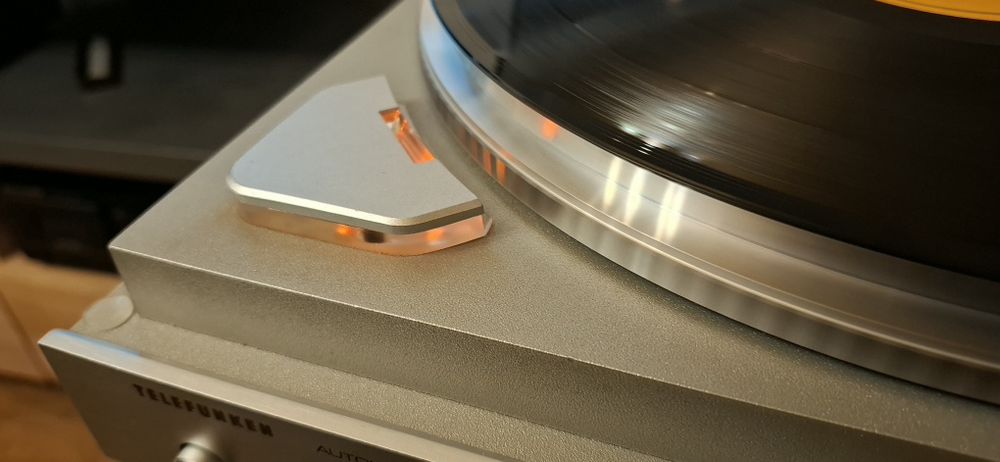 Gramofon Telefunken RS 30.