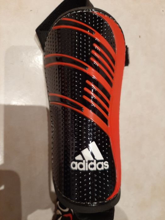 Caneleiras Adidas Futebol