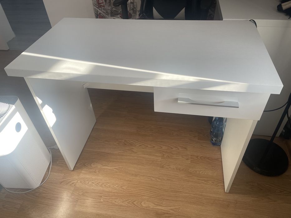 Biurko biale szuflada