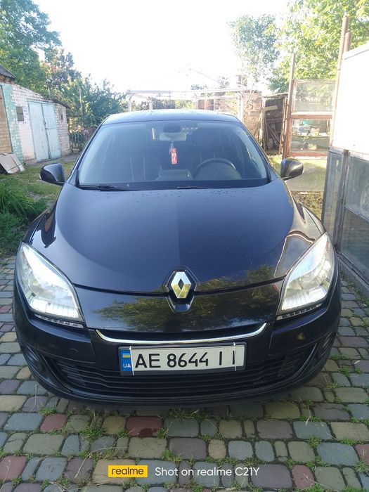 Продам авто Рено Меган выпуск 2012год