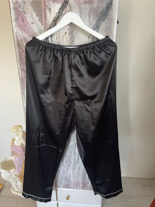 Классическая атласная пижама на пуговицах