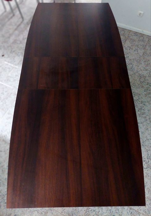 Conjunto de mesa de jantar e quatro cadeiras