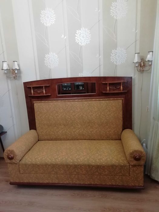 Продам Ретро діван 70х розбірний із натуральних матеріаліві