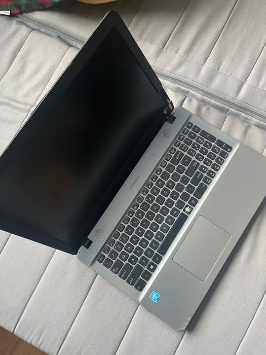 Asus a541SA uszkodzony