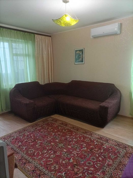 Сдам большую по площади 1 комнатную квартиру на Черемушках Дом Мебели