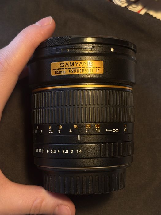 Samyang 85mm f/1.4 AS IF культовий портретний об’єктив