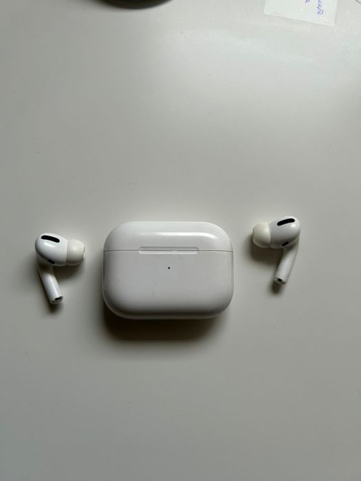 Apple Air pods pro lightning cable