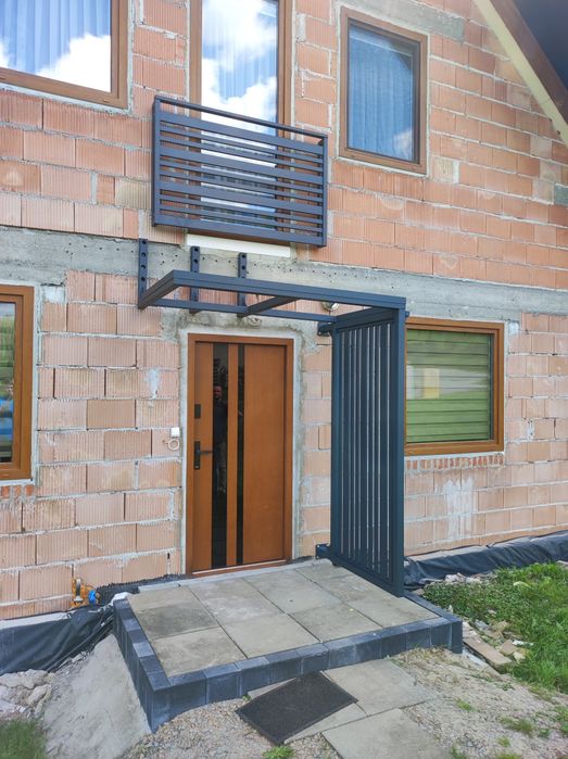 Daszek nad drzwi wiatrołap