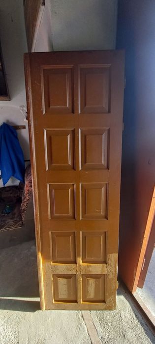 Продам дерев'яні двері