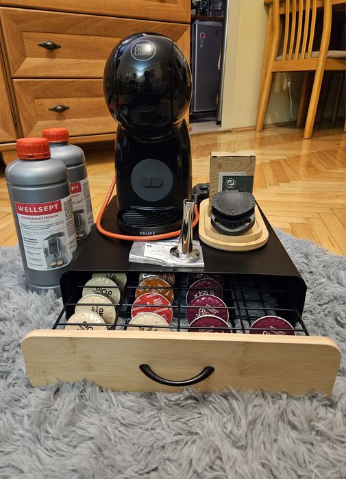 Ekspres kapsułkowy KRUPS Dolce Gusto Piccolo XS fajny zestaw