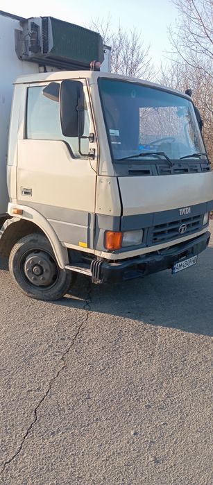 Автомобіль Тата 613