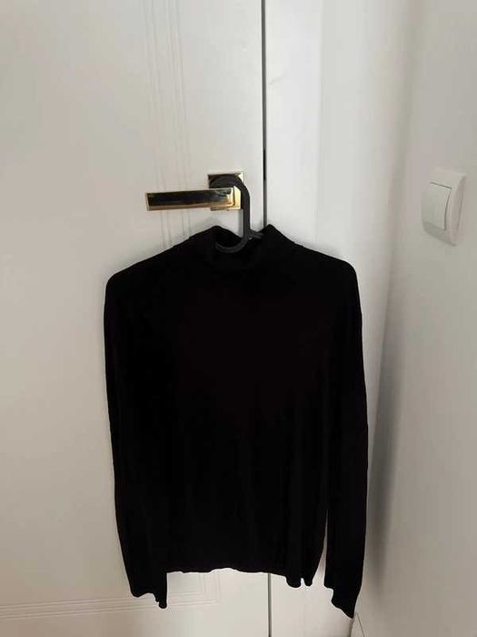 Czarny golf męski Bershka M