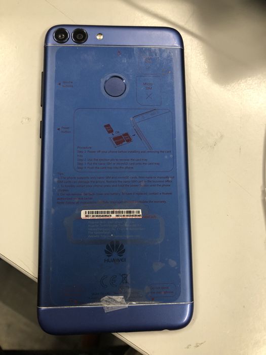 Huawei P Smart 32GB + Wallet Cover