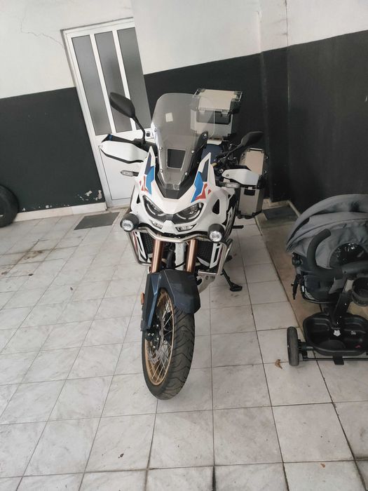Honda Africa Twin Adventure Sports DCT com extras
