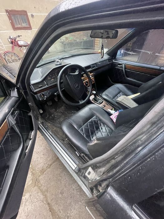 Продам мерседес w124 230 на повному бойовому ходу