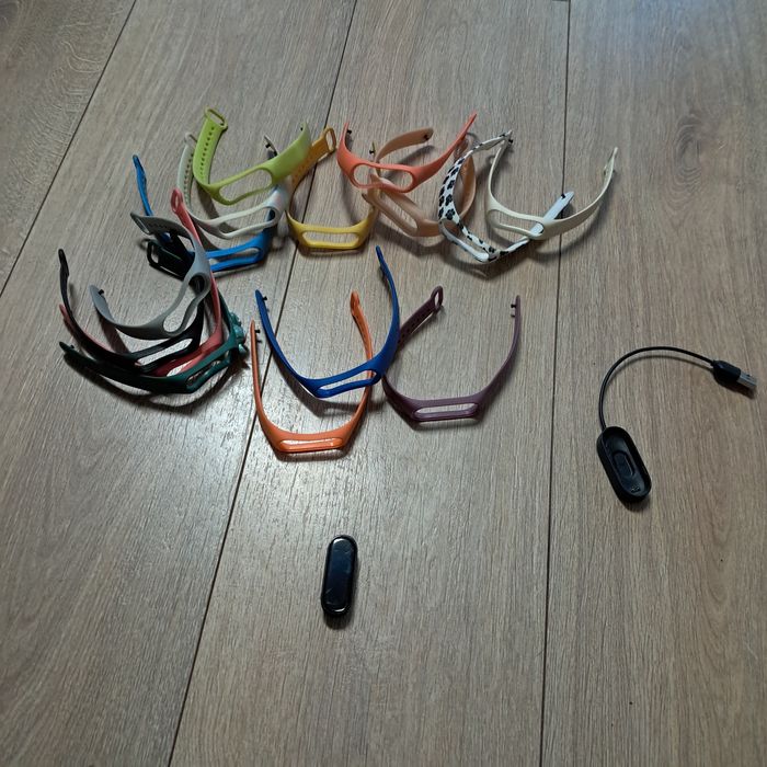 Mi band 4 + ładowarka i paski