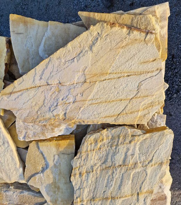 Kamień naturalny nieregularny łupek kwarcyt