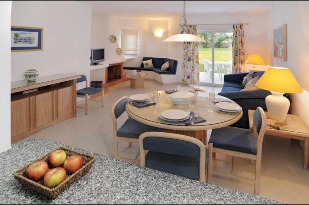 alugo casa v2 em albufeira
